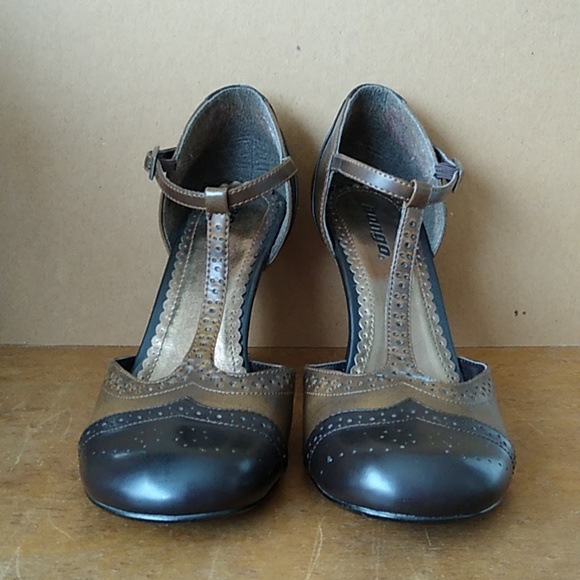 Bongo 2-Tone Brown Spectator T-Strap Heels | size 8 - Picture 3 of 12